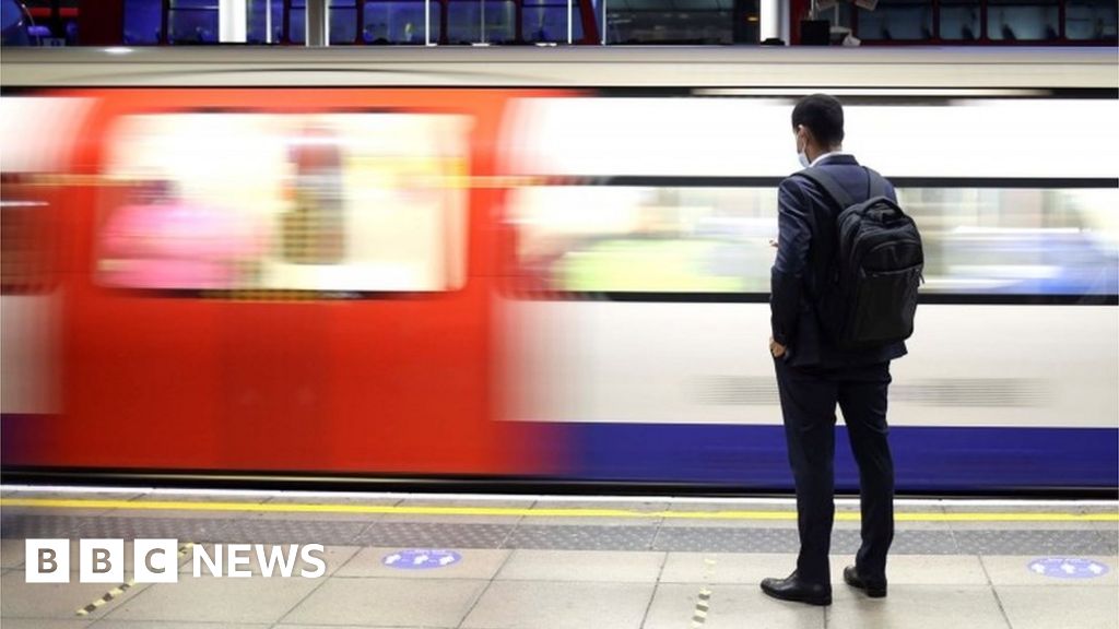 Covid: London’s Metropolitan Line reopens after staff pinged by NHS app