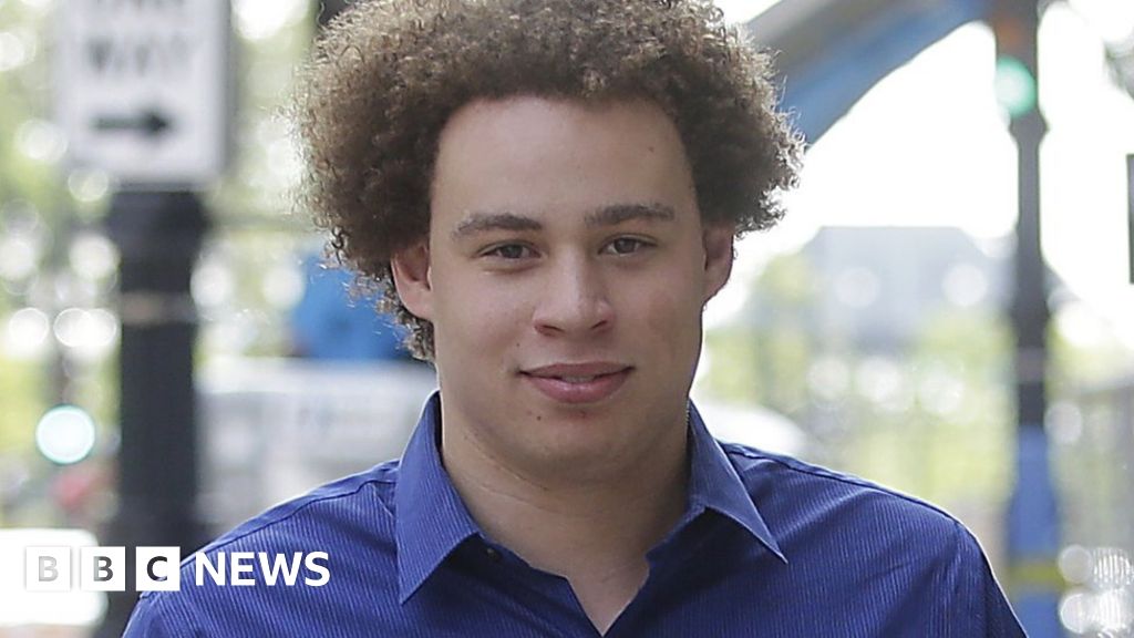 NHS cyber-defender Marcus Hutchins back online