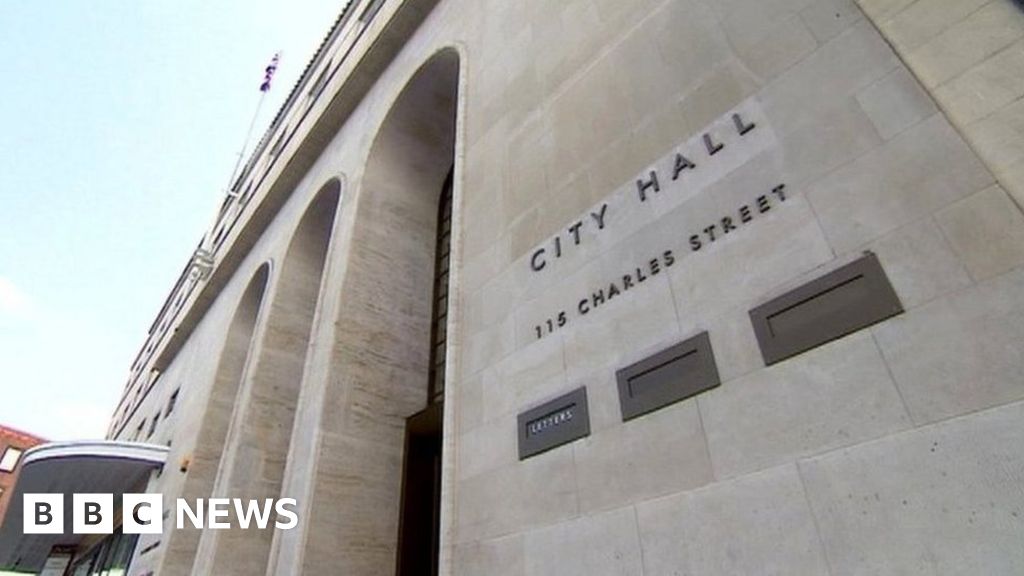 Leicester: City Council's services back online after 'cyber incident' – BBC