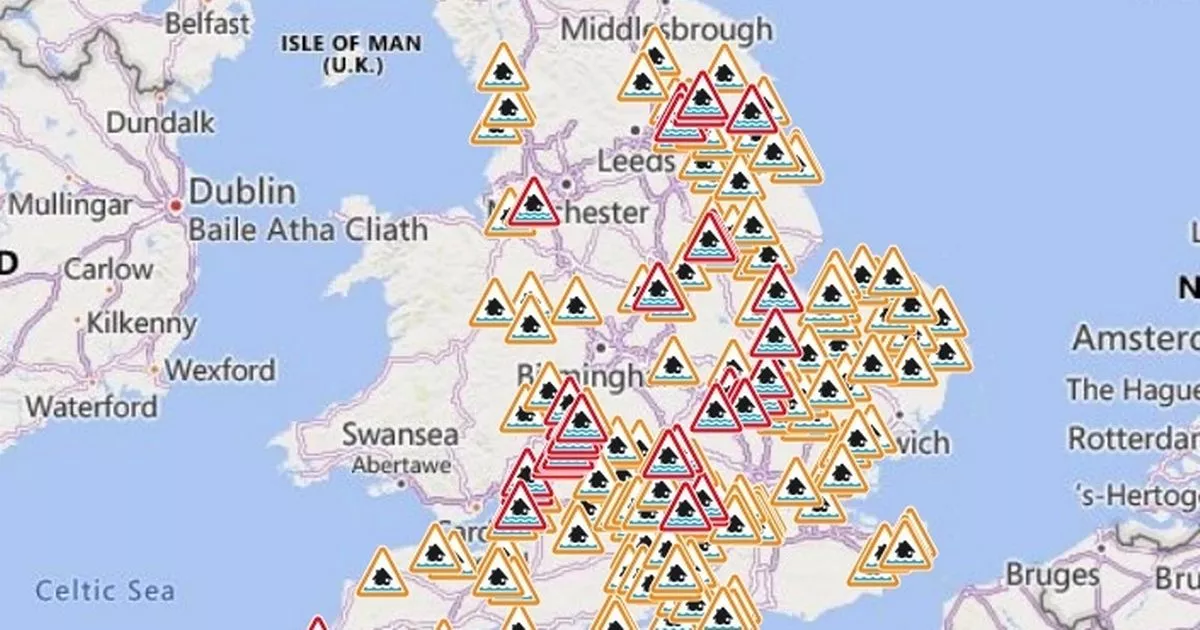 UK weather: 230 flood alerts issued across the country as Brits brace for downpours