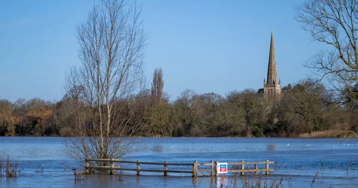 UK weather: Hundreds of flood alerts in place after Met Office warnings for heavy rain
