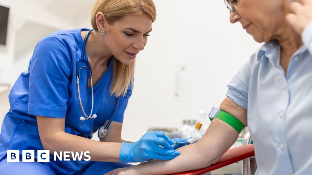 Blood stocks drop to ‘unprecedentedly low levels’ in England