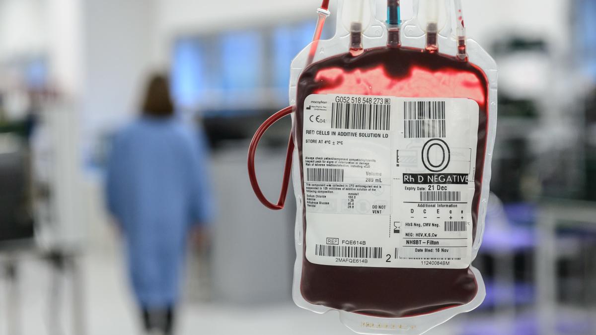 NHS issues national alert over blood shortages for just second time ever