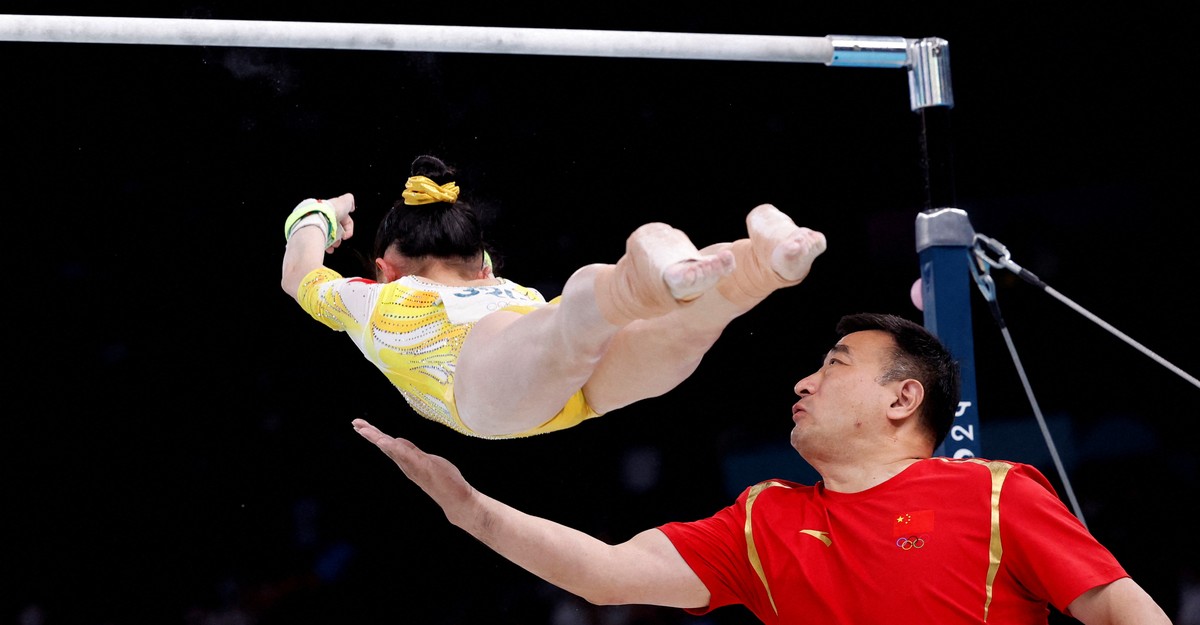 Olympics Photo of the Day: Catching a Fall